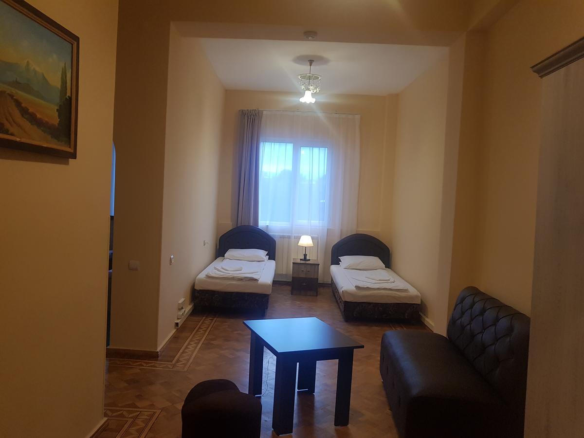Bloor Hotel Jerevan Exteriör bild